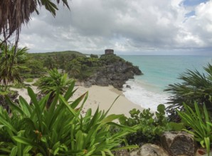 Caribbean scenery around El Castillo at Tulum in Mexico