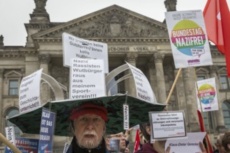 DEU Germany Germany Berlin Demonstration against racism and the AFD in front of the opening of the