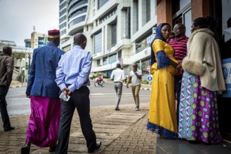 RWA RWANDA RUANDA Kigali People in the Kiyovu banking district