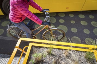 DEU Germany Germany Berlin The redesigned Bergmannstraße with quiet zones and parklets Cyclists