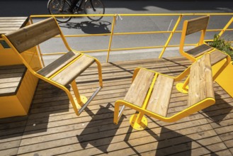 DEU Germany Germany Berlin The redesigned Bergmannstrasse with quiet zones and parklets