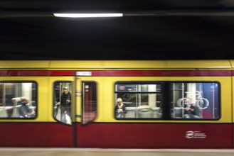 DEU Germany Germany Berlin Scenes in and around the S-Bahn. A train leaves Pankow-Heinersdorf