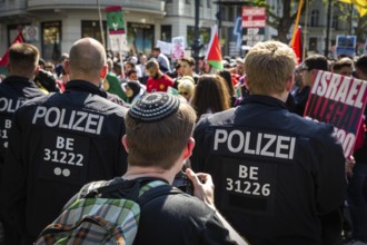 DEU Germany Germany Berlin Al Kuds march on Kudamm Press photographer with kippa