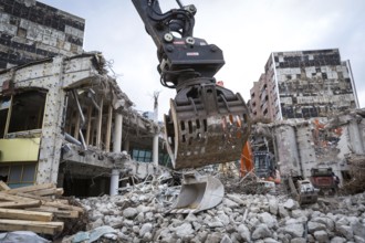 DEU Germany Germany Berlin Demolition of a corner building not far from the Gedächniskirche