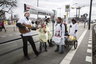 DEU Germany Germany Berlin Members of the 'Referendum for Healthy Hospitals' initiative collect