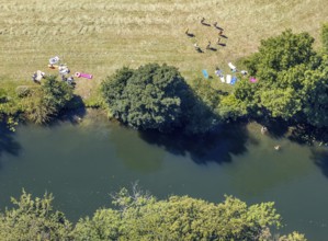 Aerial view, bathing in the river Lippe at Heessen Castle, Hammer by the water, hottest day of the