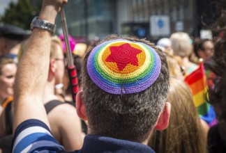 DEU Germany Germany Berlin Scenes of the Christopher Street Day CSD on a hot Saturday . Jew with