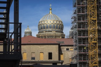 DEU Germany Germany Berlin The Jewish synagogue behind a building site in Mitte