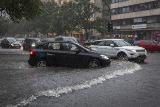 DEU Germany Germany Berlin Scene of the storm in Berlin. Cars in the Bundesallee