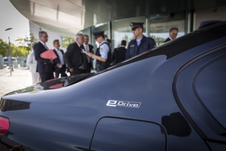DEU Germany Germany Berlin Employees of the automotive industry on their way to the diesel summit