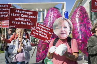 DEU Germany Germany Berlin Protests in front of the Federal Chancellery in front of and during the