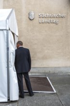 DEU Germany Germany Dresden Impressions of election day in the Saxon state capital.inspector in