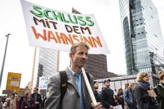 DEU Germany Germany Berlin Protests for climate protection. Modulor founder Christoph Struhk walks