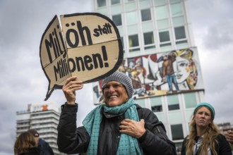 DEU Germany Germany Berlin Demonstration against rent increases and gentrification