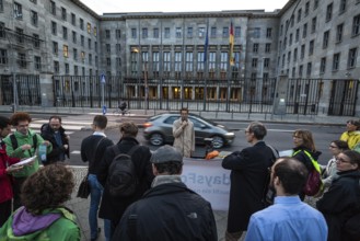 DEU Germany Germany Berlin Around 25 participants organise the second rally of the tuesdaysfortaxes