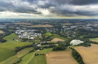 Aerial view, industrial estate Hetterscheidt-Nord, Dieselstraße, Abtskücher Teich, chapel St.