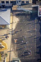 Aerial photo, primary school, Robert-Bonnermann-Schule, schoolyard with playing children, Herdecke,