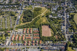 Aerial view, Flottmannpark, sports field Vödestraße, residential area Victor-Halstrick-Straße,