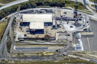 Aerial view, central landfill Emscherbruch ZDE, former Graf Bismarck colliery, loading, lorry
