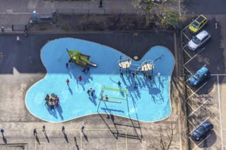 Aerial view, remodelled primary school Kunterbunt with newly designed schoolyard, former
