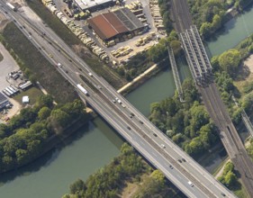 Motorway bridge A43 over the Rhine-Herne Canal is closed for trucks, Emscher, A43 motorway,