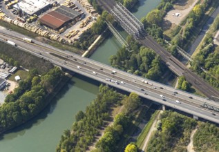 Motorway bridge A43 over the Rhine-Herne Canal is closed for trucks, Emscher, A43 motorway,