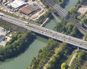 Motorway bridge A43 over the Rhine-Herne Canal is closed for trucks, Emscher, A43 motorway,