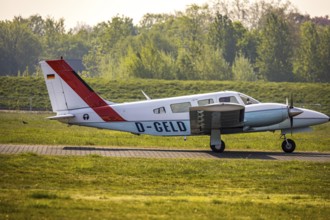 Aerial view, twin-engine aircraft with the registration D-GELD, Hamm-Lippewiesen airfield EDLH,