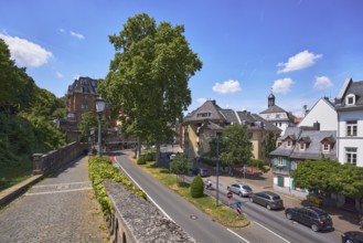 Stairway to Windmühlenstraße, city center, footpath made of paving stones, asphalt road, sandstone