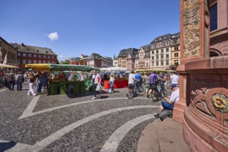 Weekly market, market stalls, general architecture, historic buildings, sidewalk made of marble