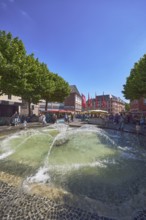 Pedestrian zone, fountain, courtyard fountain, general architecture, shops, retail, weekly market