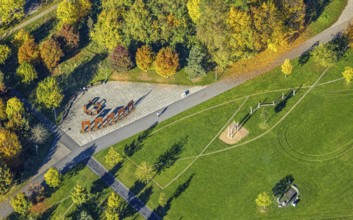 Aerial view, place of interreligious encounter, memorial sculpture in Lippepark, five steel gates