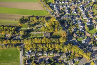 Aerial view, Haverwiese and Kirchspiel Straße, residential area district of Pelcum with meadows and