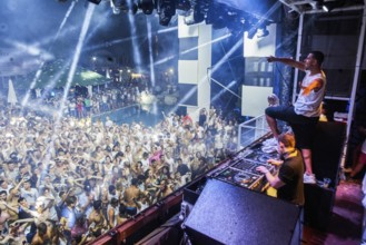 EDITORIAL and NEWS ONLY, rare moment of joint DJ back to back performance of edm dance music DJ