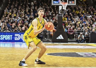 BBL Bundesliga basketball, Alba Berlin, FC Bayern Munich basketball from left Nevio Bennefeld (Alba