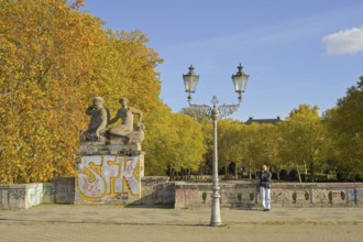 Autumn in Rudolph Wilde Park, Volkspark Schöneberg, sculpture on the Carl Zuckmayer Bridge,
