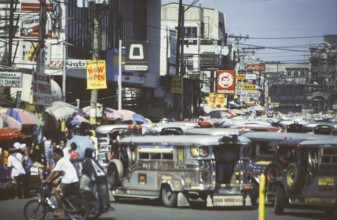 Jeepney, minibuses and other vehicles, traffic jams, extremely heavy traffic, Manila in 1995,