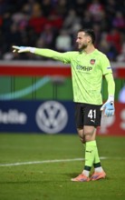 Goalkeeper Kevin Müller 1. FC Heidenheim 1846 FCH (01) gesture gesture DFB-Pokal, Voith-Arena,