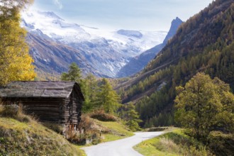 Little wooden hut beside the road going to the far end of the valley. Vintage house from the olden