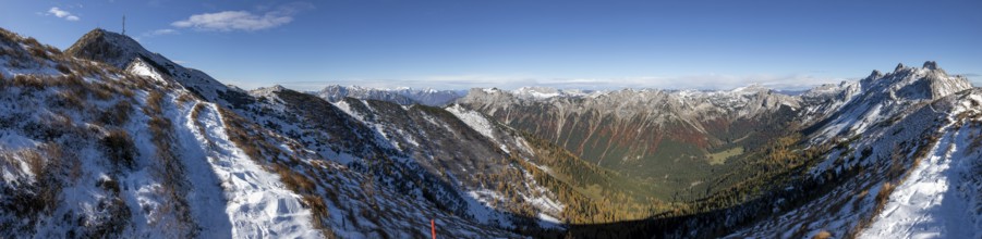 Autumn atmosphere, snow on mountain peaks, Polstergipfel, Vordernberger Griesmauer, Hochschwab,