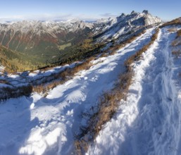 Autumn atmosphere, snow on mountain peaks, Vordernberger Griesmauer, panoramic picture, Eisenerzer