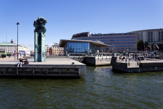 Transportation hub Stenpiren Resescentrum offering boat rides of Vasttrafik public transport across