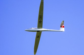 A DG Flugzeugbau glider DG-1000, registration HB-3361, during a demonstration as part of an air