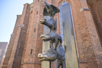 Statue, memorial, Town Musicians of Bremen, Old Town, Riga, Latvia