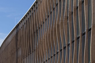 Modern wooden façade with larch pilasters, architecture firm caspar.schmitzmorkramer, Deiker Höfe,