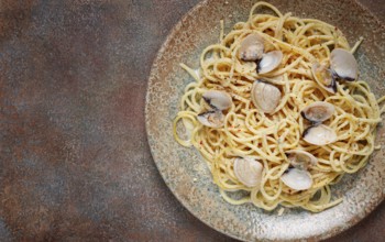 Spaghetti vongole, venerki, homemade, no people