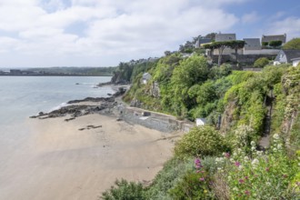 The Plage des Nouelles (Plerin) in Saint-Brieuc Bay at low tide with its wide, solid sandy beach, a