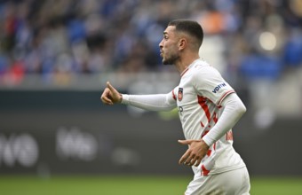 Arijon Ibrahimovic 1. FC Heidenheim 1846 FCH (22) gesture gesture thumbs up PreZero Arena,