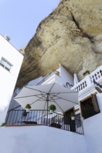 Setenil de las bodegas, cadiz, spain SWhitewashed houses of setenil de las bodegas, spain, built