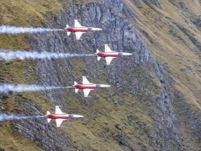 Axalp, Switzerland, airshow, demonstration, air force, army, military, Alps, mountains, F5,